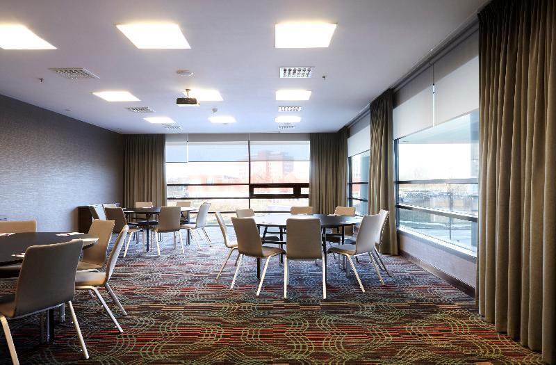 Hyatt Place Amsterdam Airport 4*